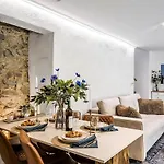 New Design & High Standard From 16th Century In Old Town-free Parking דירה *