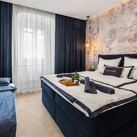 New Design & High Standard From 16th Century In Old Town-free Parking Апартаменты Братислава