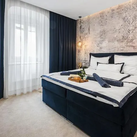 New Design & High Standard From 16th Century In Old Town-free Parking Апартаменты Братислава