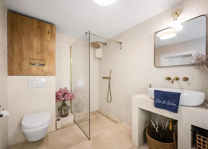 New Design & High Standard From 16th Century In Old Town-free Parking Bratislava