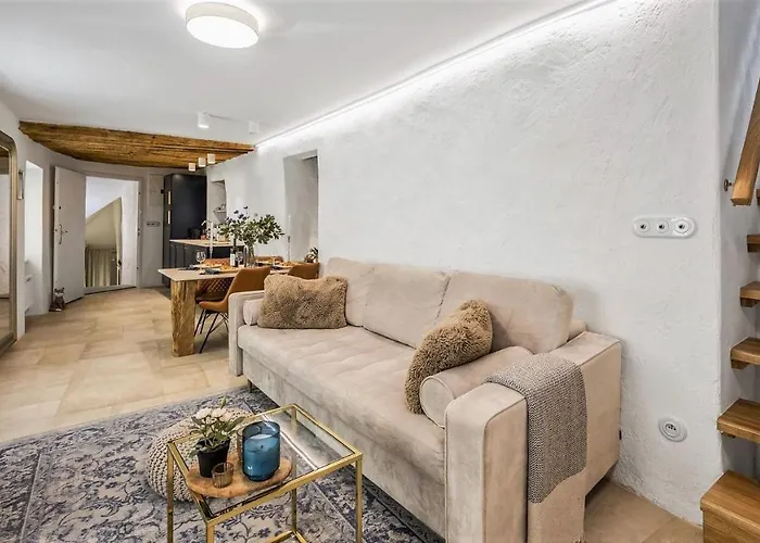 New Design & High Standard From 16th Century In Old Town-free Parking Lejlighed Bratislava