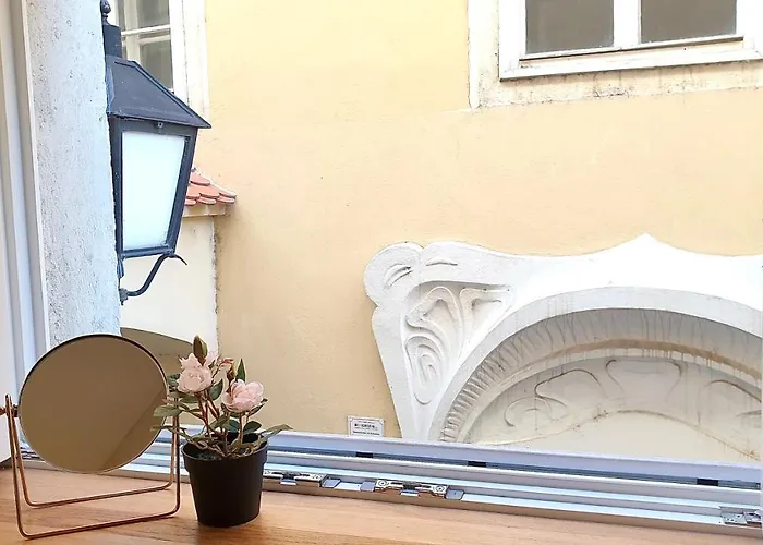 New Design & High Standard From 16th Century In Old Town-free Parking *