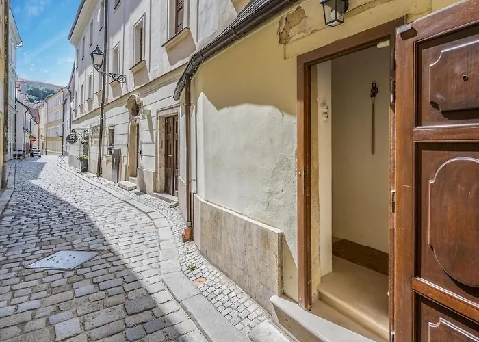 アパート New Design & High Standard From 16th Century In Old Town-free Parking