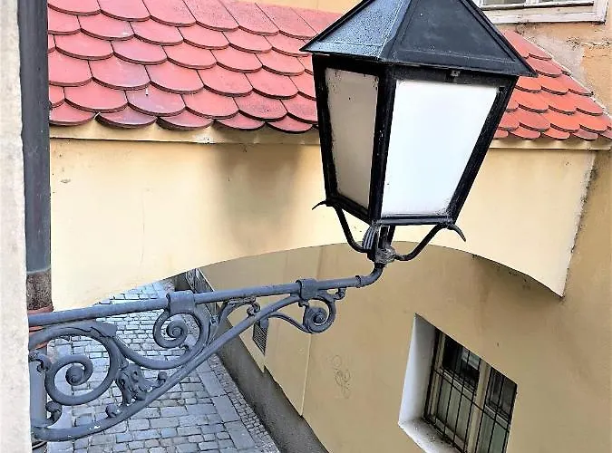 New Design & High Standard From 16th Century In Old Town-free Parking *