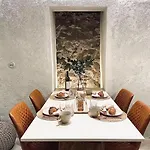 New Design & High Standard From 16th Century In Old Town-free Parking Апартаменты