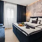 New Design & High Standard From 16th Century In Old Town-free Parking Апартаменты Братислава