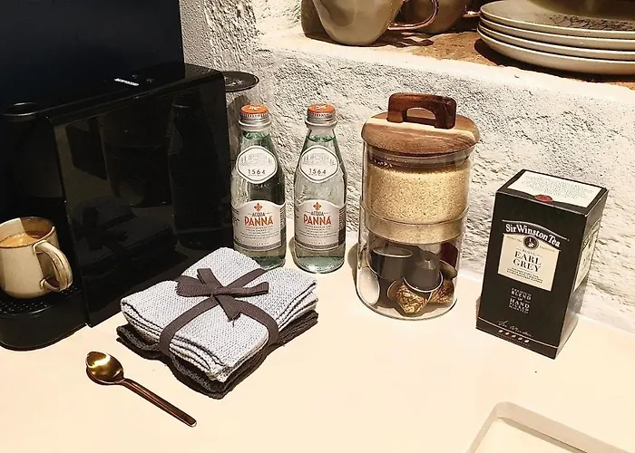 Apartmán New Design & High Standard From 16th Century In Old Town-free Parking Bratislava