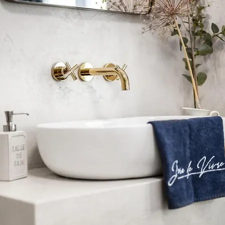 New Design & High Standard From 16th Century In Old Town-free Parking